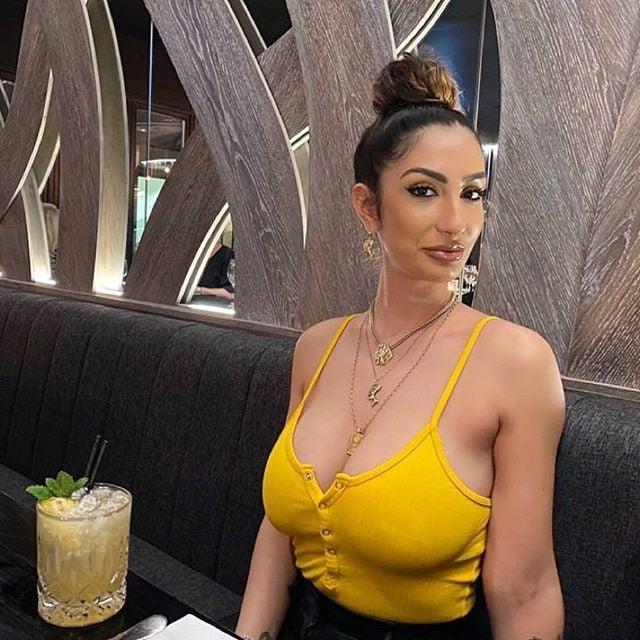 25P Sexy Arab Goddess 195