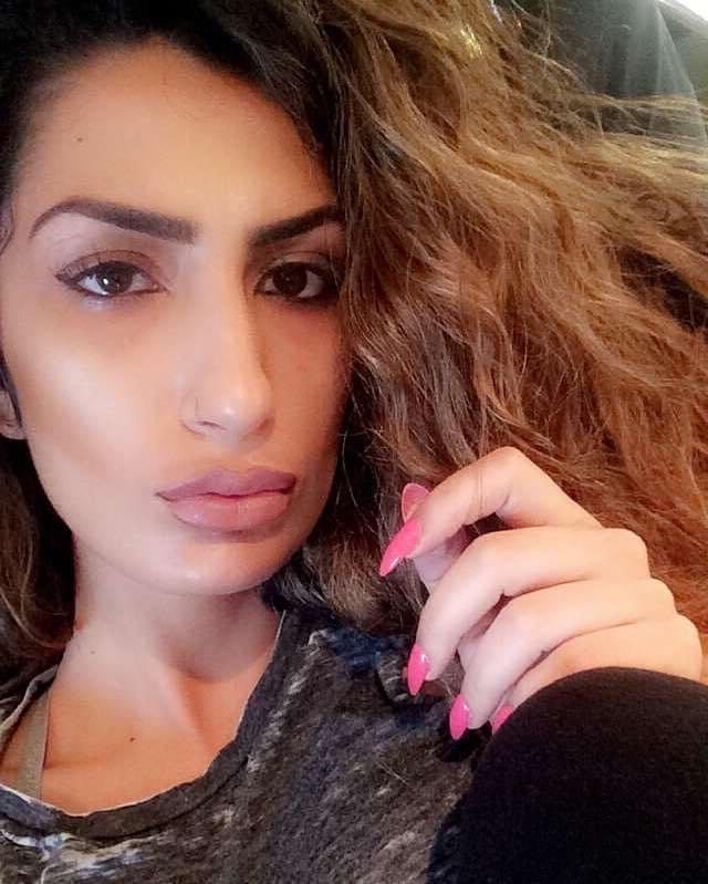 25P Sexy Arab Goddess 195