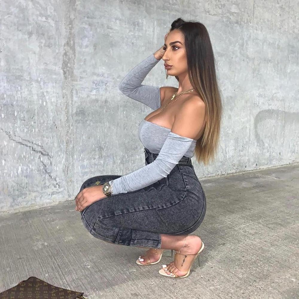 25P Sexy Arab Goddess 195