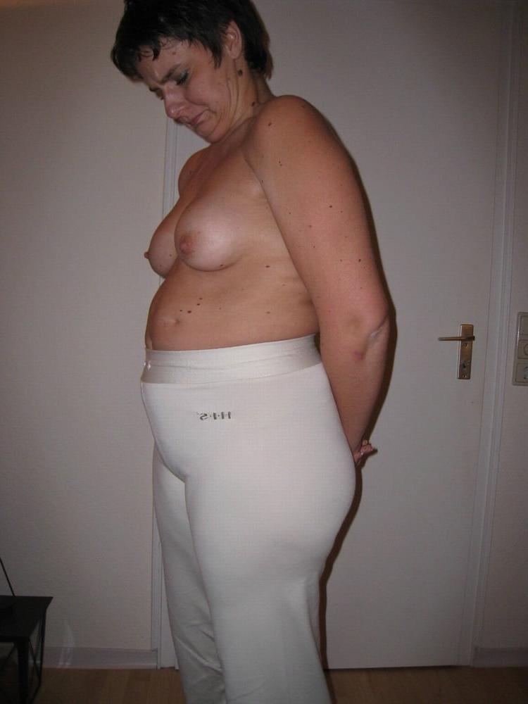 25P Topless 273