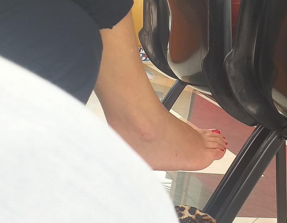 18P FEET SWEET FEET