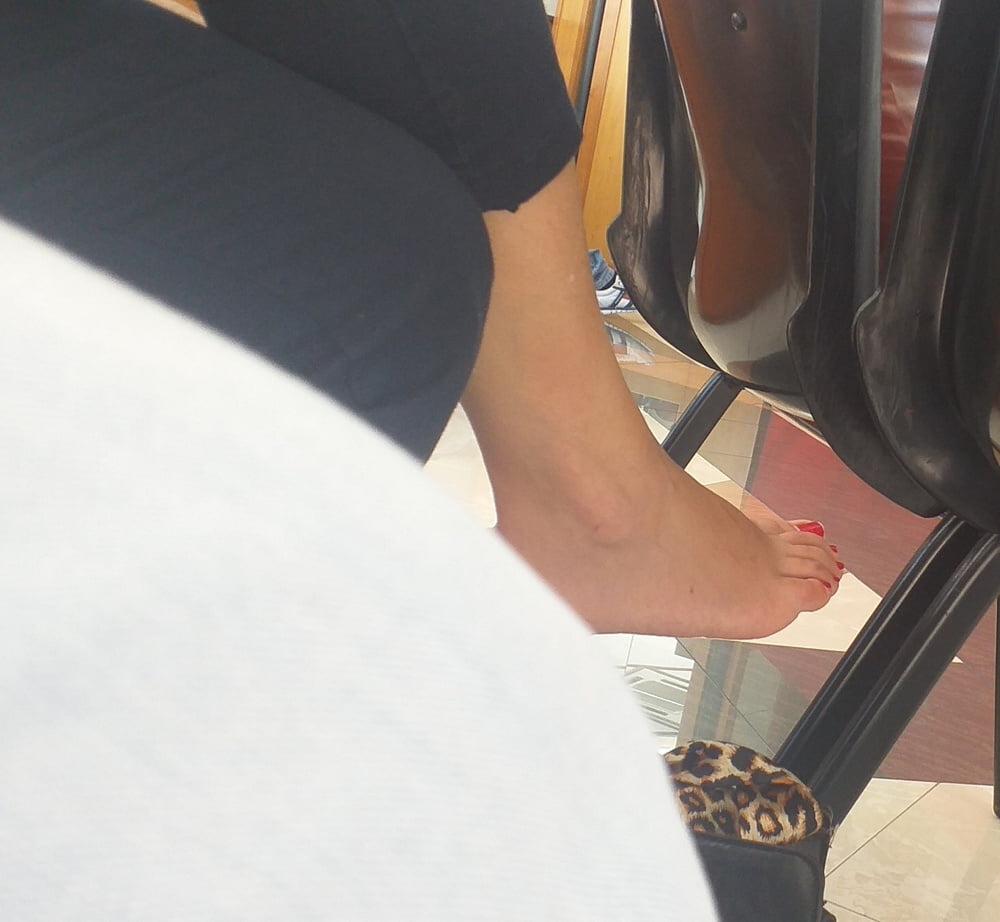 18P FEET SWEET FEET