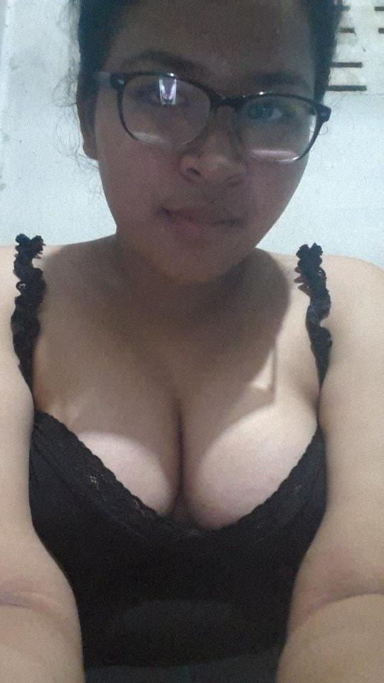 17P Chubby Thai slut exposed