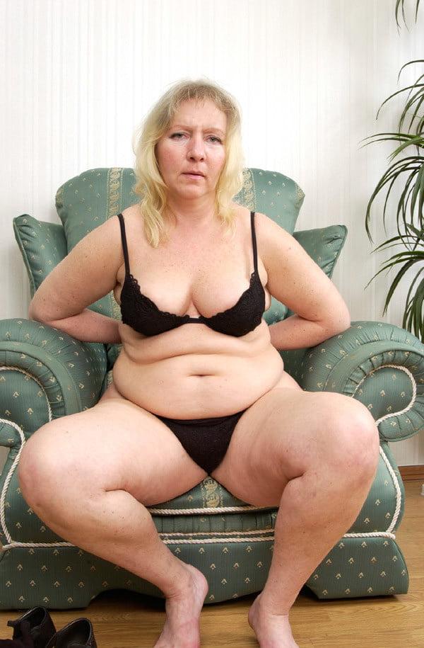 25P Kira chubby russian mom
