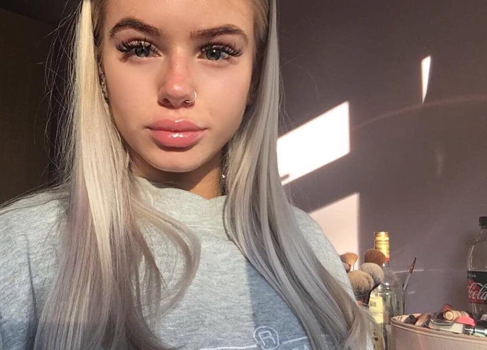 25P Cute blonde doll Cassie