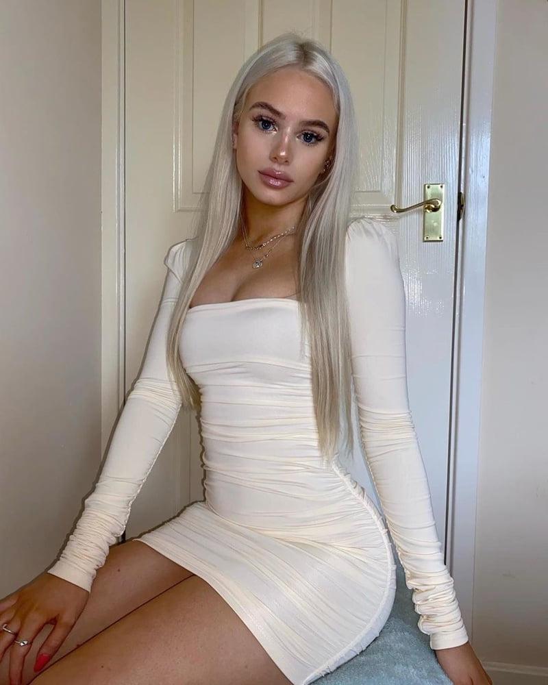 25P Cute blonde doll Cassie