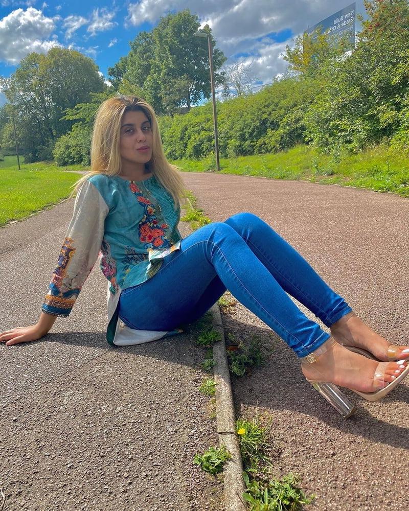 25P Sexy British Sluts UK Leeds Manchester London Hot Women