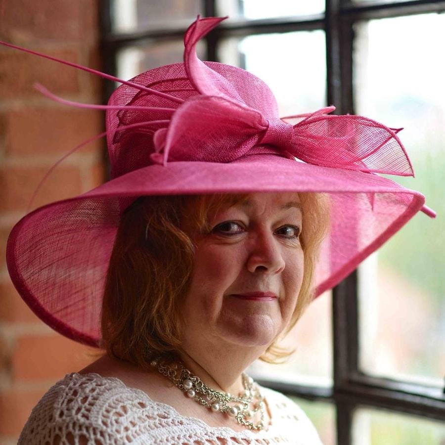 25P Helen, sexy UK Chunky GILF Slut