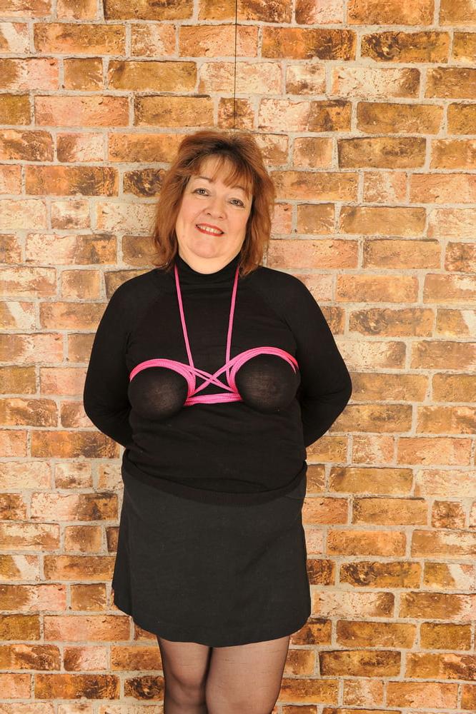 25P Helen, sexy UK Chunky GILF Slut
