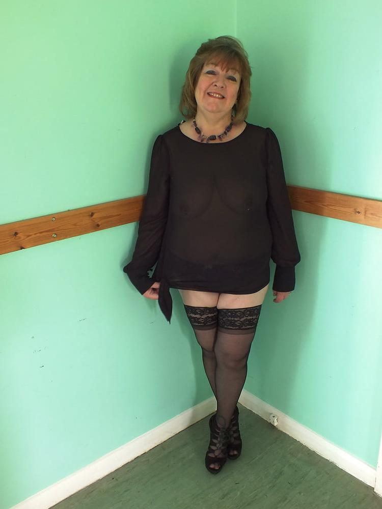 25P Helen, sexy UK Chunky GILF Slut