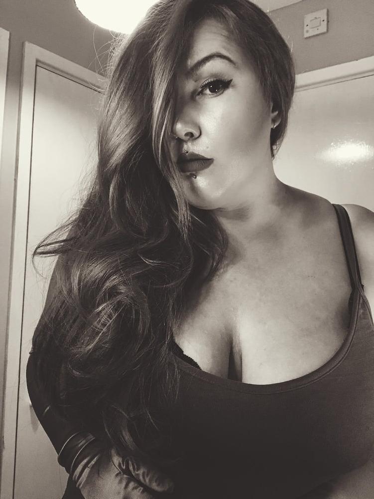 12P Emily, sexy UK Chunky Slut