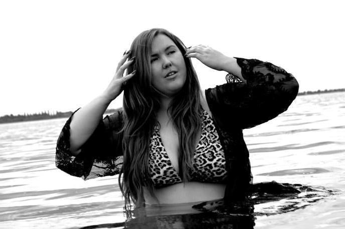 12P Emily, sexy UK Chunky Slut