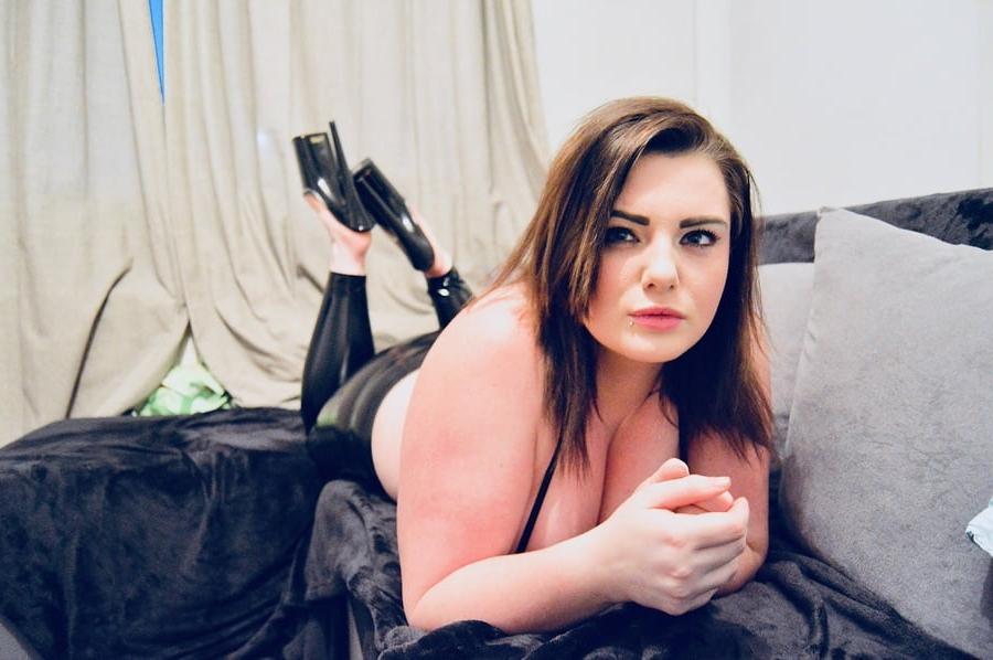 20P Nikki-Louise, sexy UK Chunky Slut