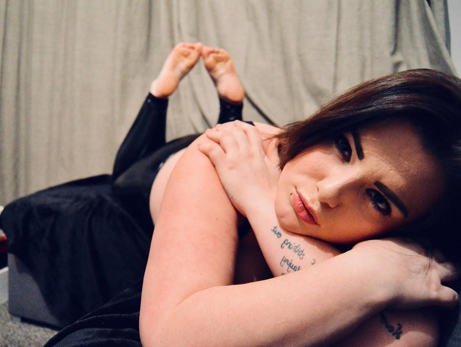 20P Nikki-Louise, sexy UK Chunky Slut