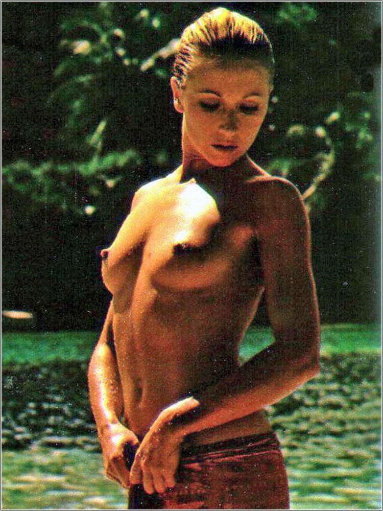 25P celebritees francaises nues topless et exhib