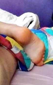 24P AMANDA'S FEET