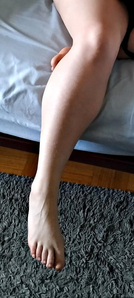 24P AMANDA'S FEET