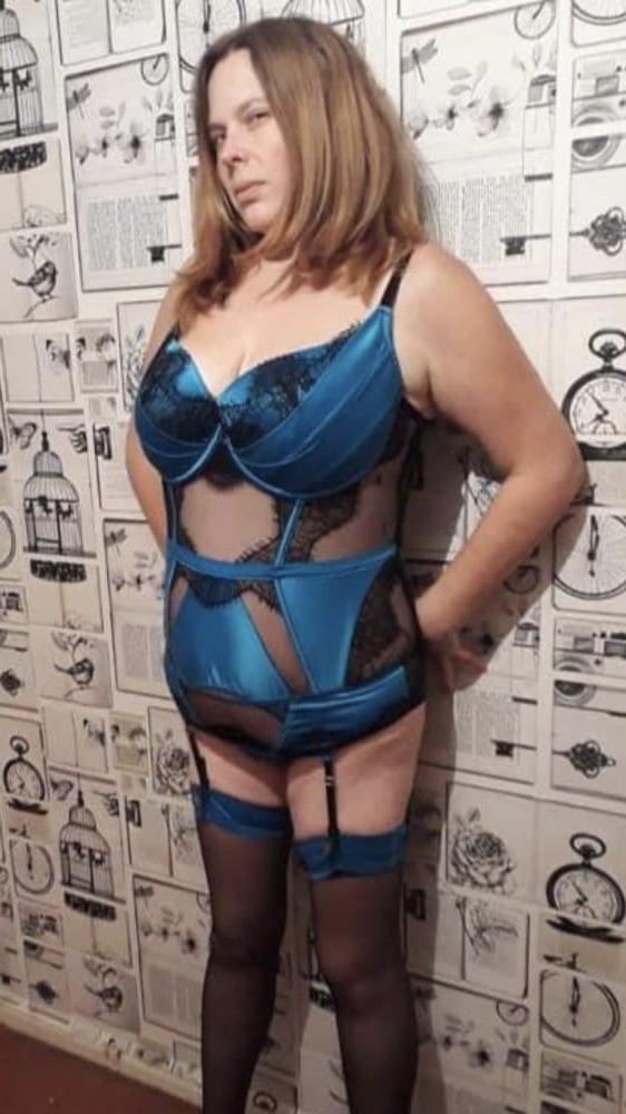 13P British milf lingerie