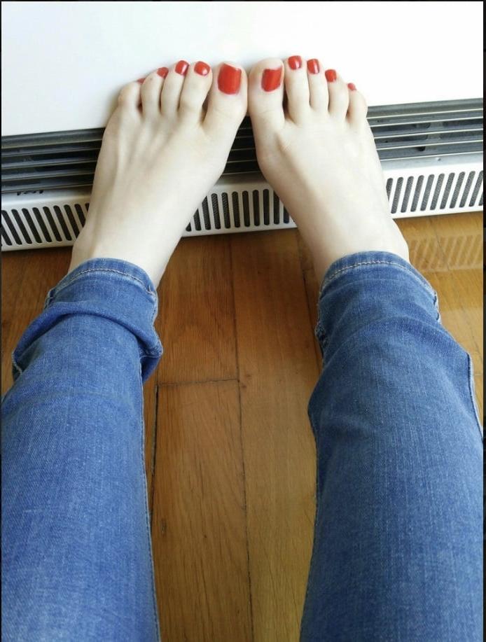 25P PRETTY FEET 3