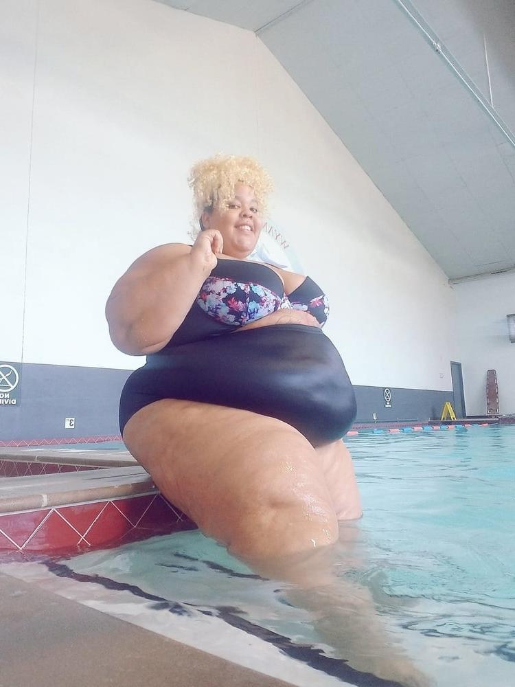 25P Hoodyman ssbbw 346 : Real humans exposed .