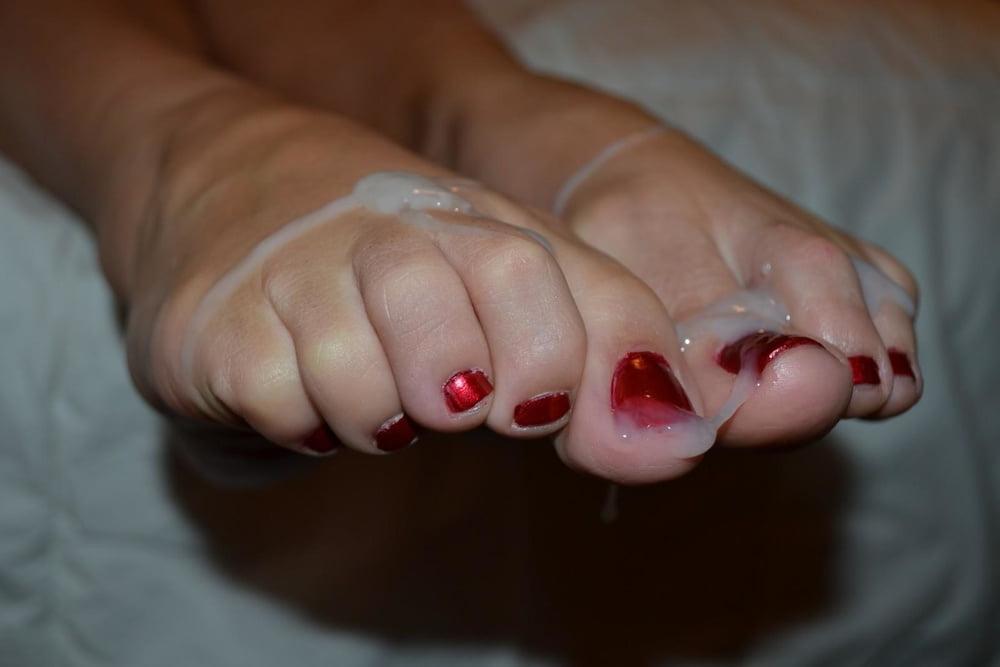 25P Sensual feet