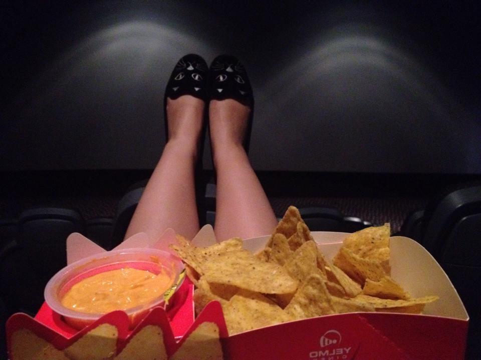 13P JENNIFER'S FEET