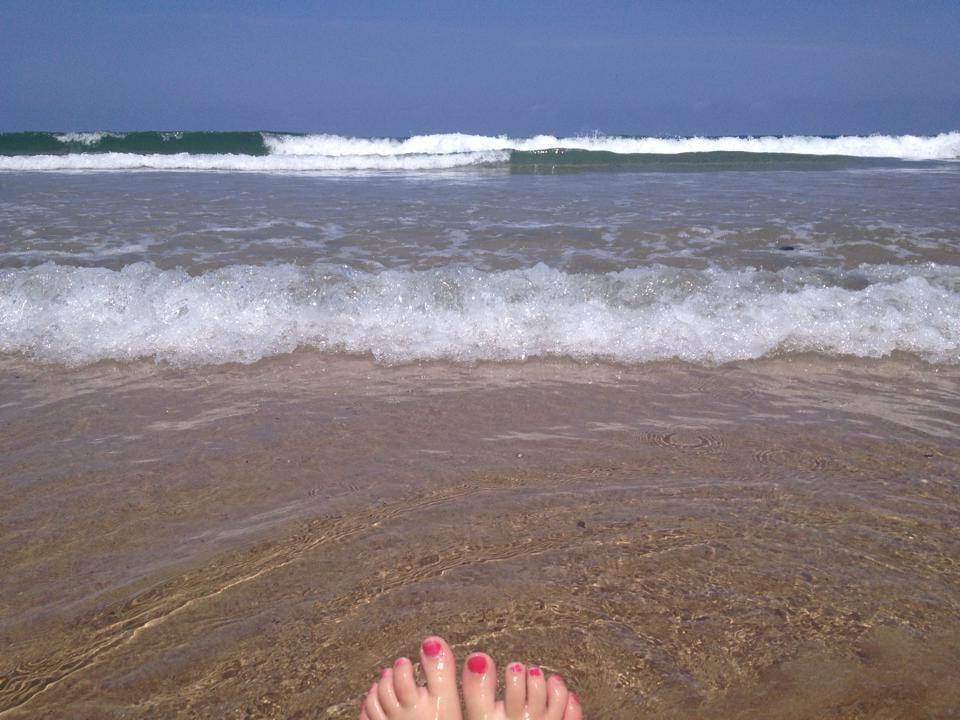 13P JENNIFER'S FEET
