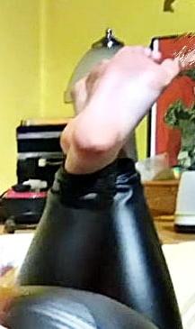 13P JENNIFER'S FEET