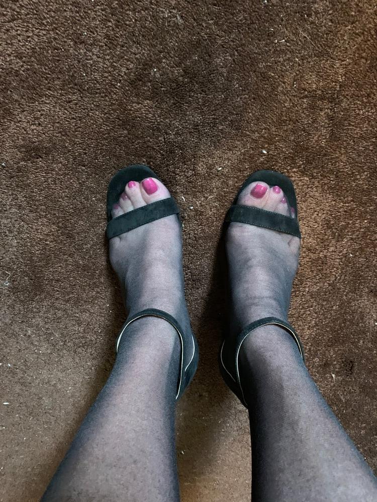 25P Tribute my feet