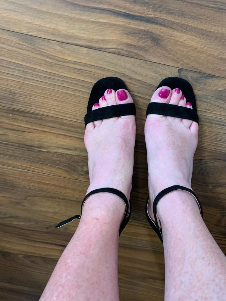 25P Tribute my feet