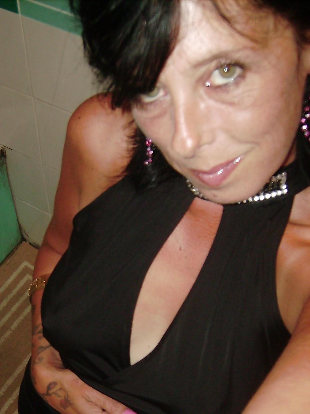 14P SUZIE AT PLAY