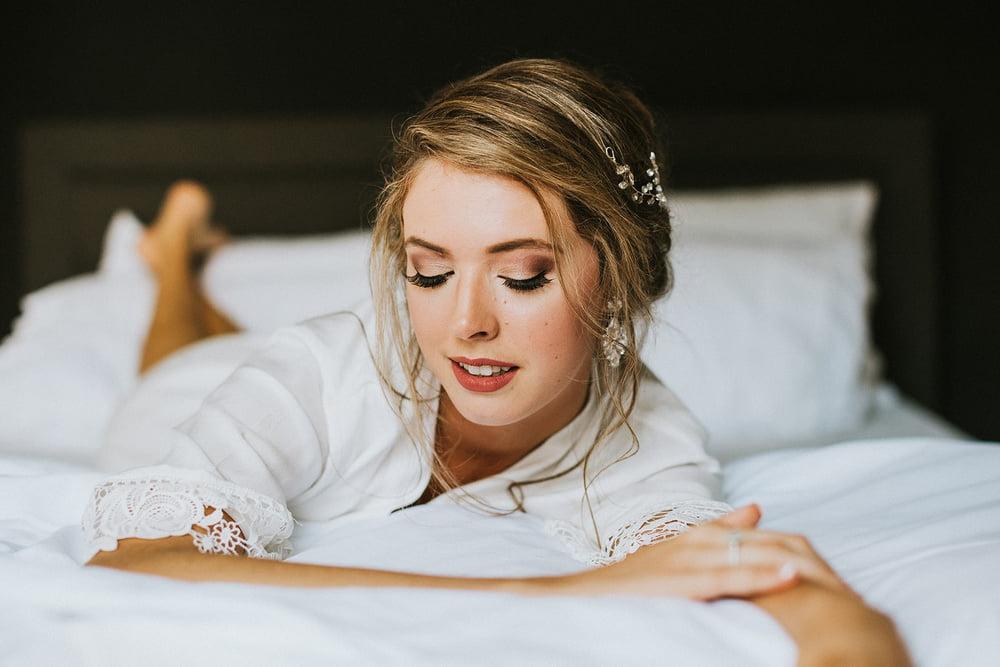 25P Lingerie Bride Boudoir