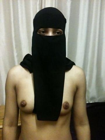 22P my married hijabi bitch