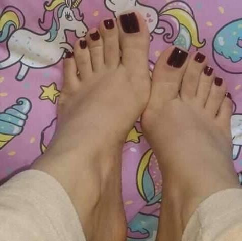 25P Muslim hijab feet