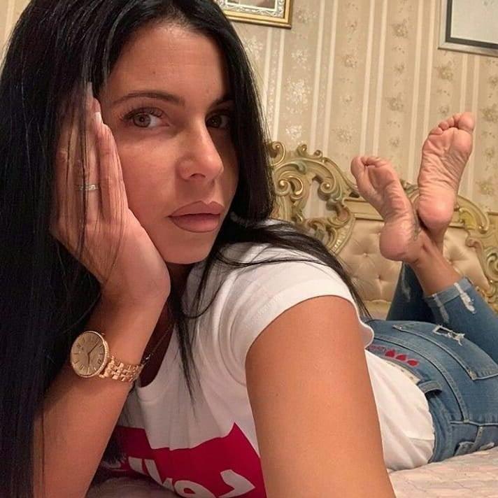 25P feet milf