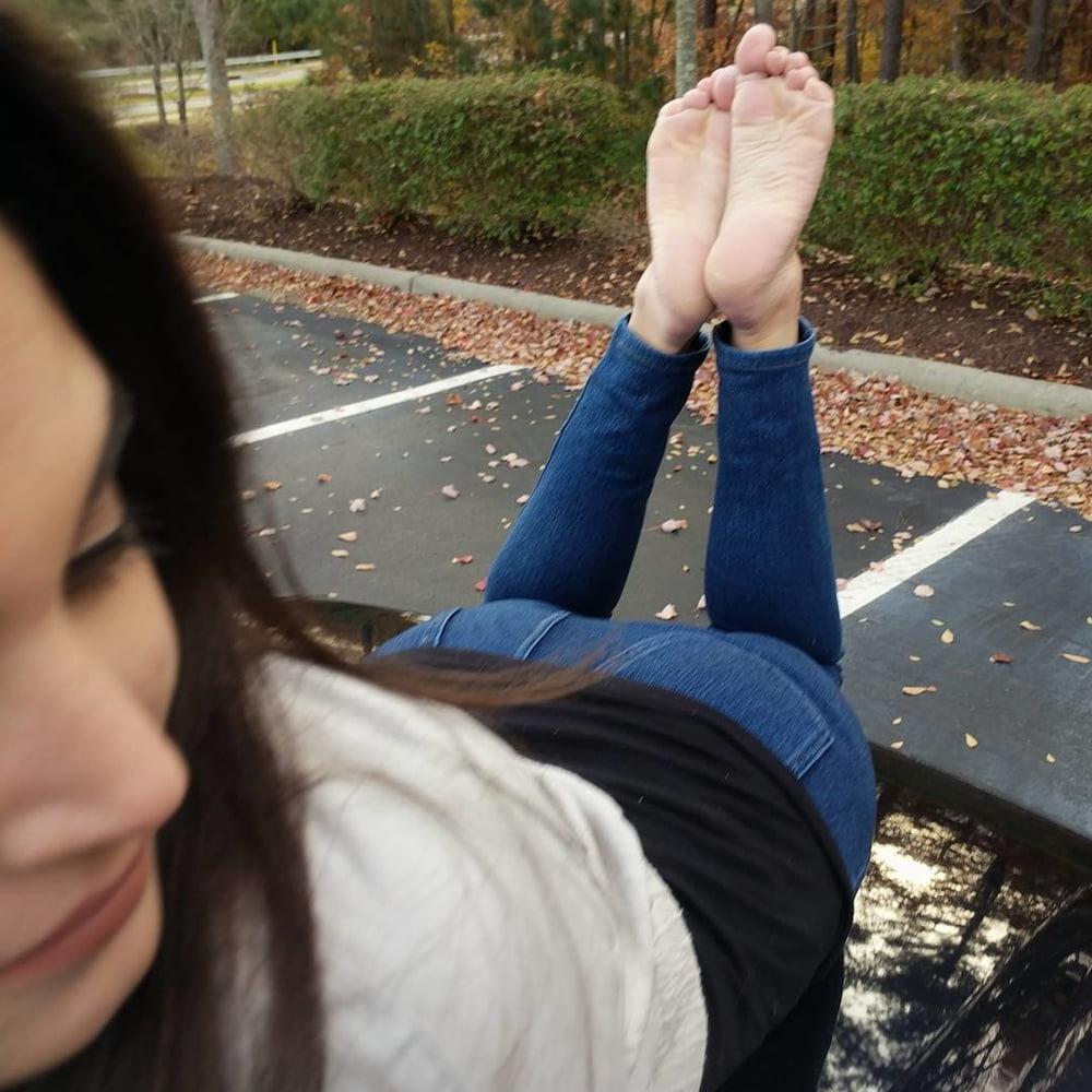 25P feet milf