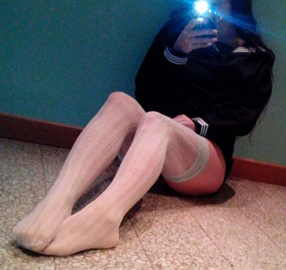 25P Legs, feet and shoes