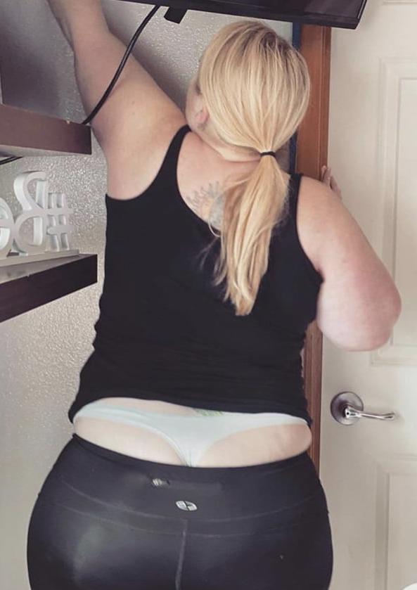 25P Real Milfs wear thongs