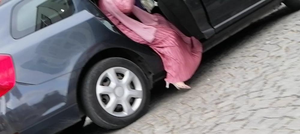 25P Hijab walking sexy ass and feet