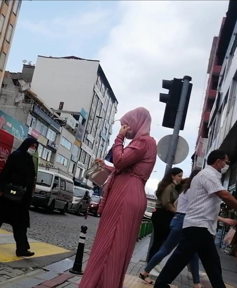 25P Hijab walking sexy ass and feet