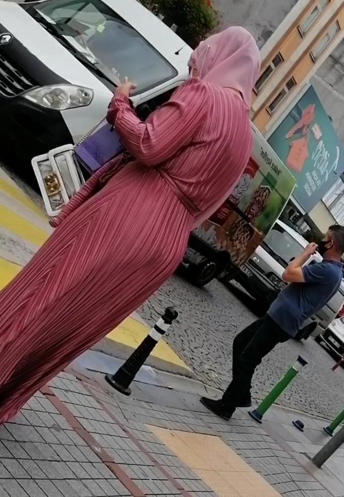 25P Hijab walking sexy ass and feet