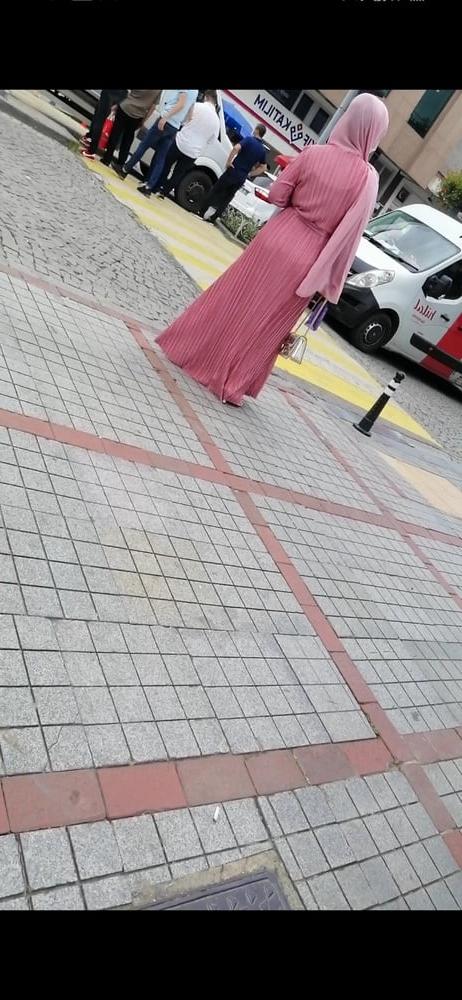 25P Hijab walking sexy ass and feet