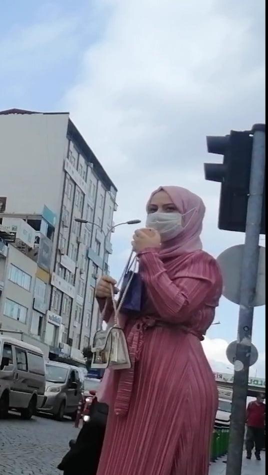 25P Hijab walking sexy ass and feet