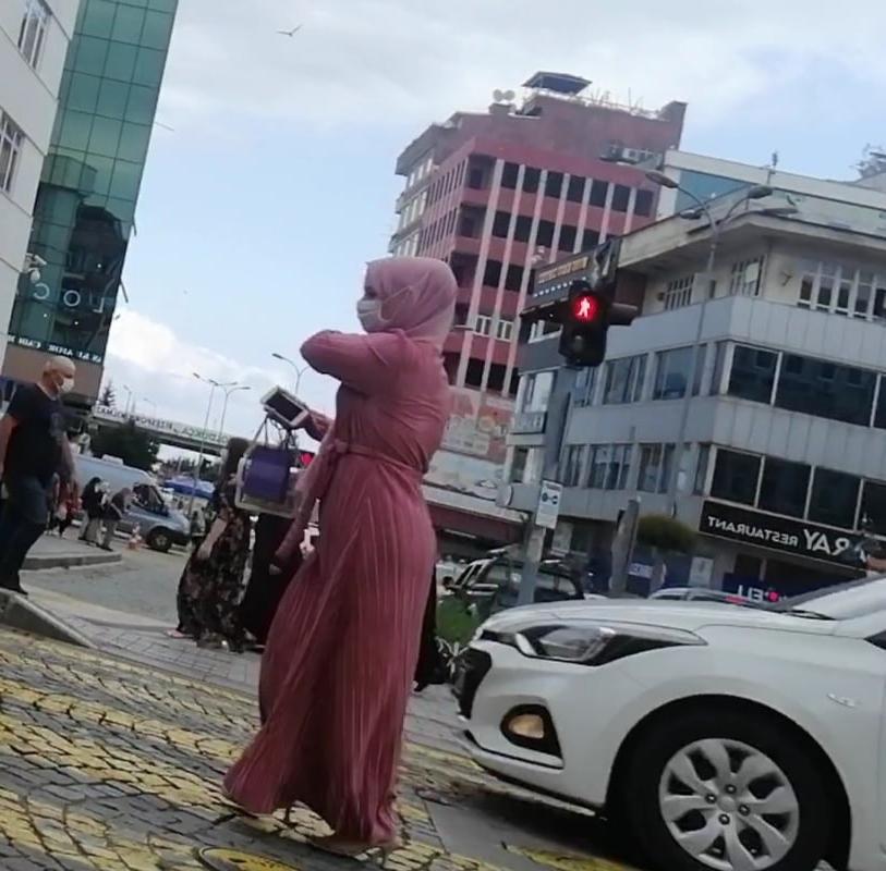 25P Hijab walking sexy ass and feet