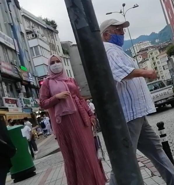 25P Hijab walking sexy ass and feet