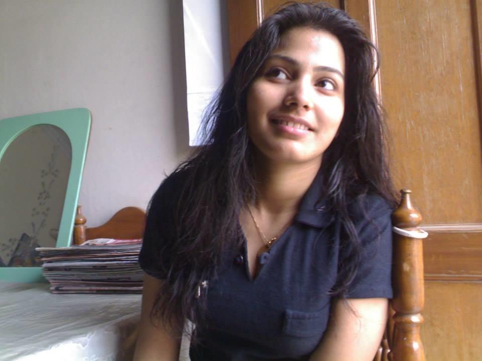13P Hot Chubby Indian Girl
