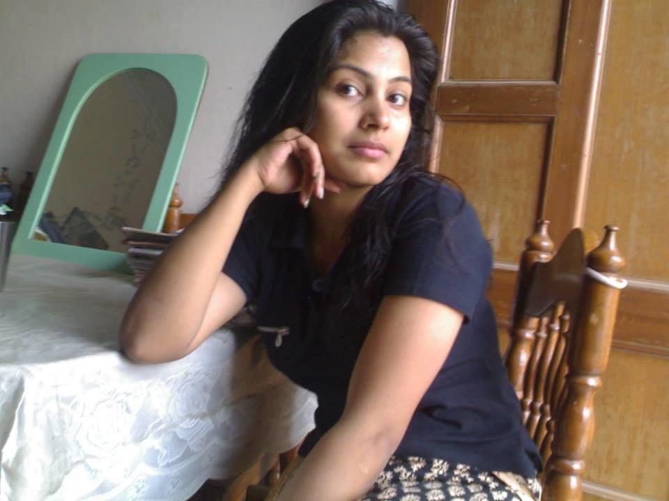 13P Hot Chubby Indian Girl