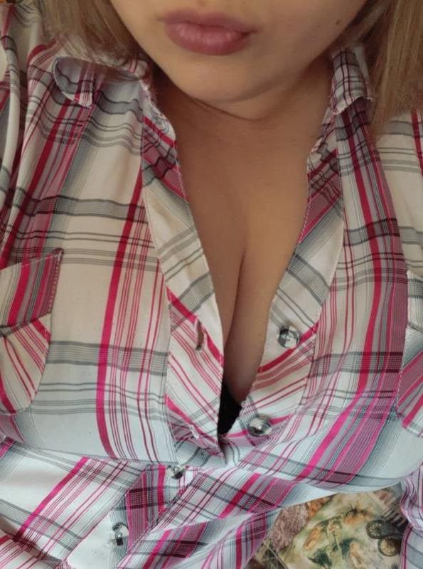 12P Chubby bitch