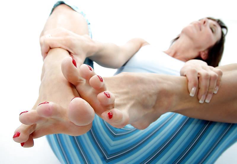 25P Feet 10