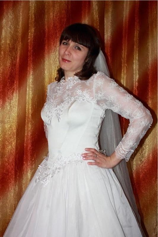 23P Russian MILF in the image of the bride